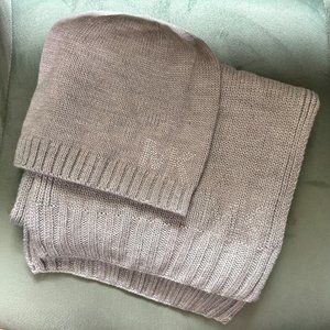 NWOT Michael Kors Light Grey Scarf and Hat With MK Sequin Logo